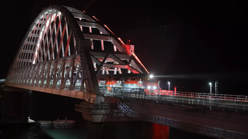 Поезда перевезли около 6 тысяч пассажиров по Крымскому мосту после ЧП