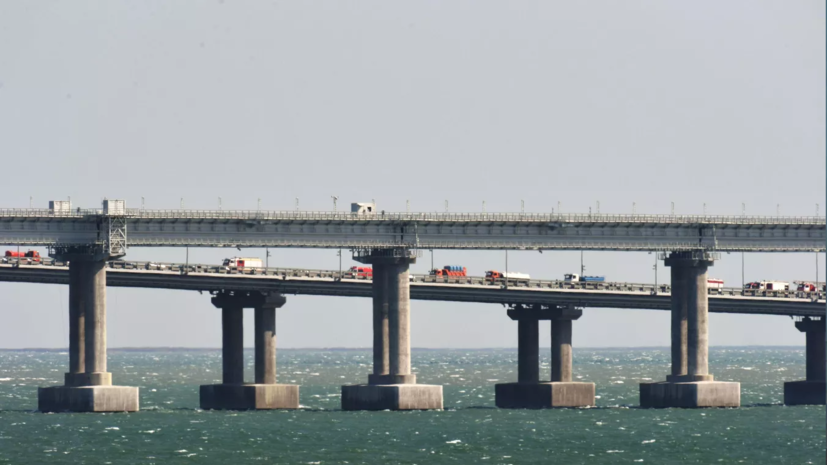 Аксёнов: по Крымскому мосту будут ездить только легковые машины до особого распоряжения