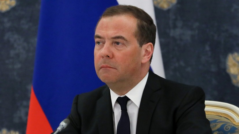 Медведев назвал слова Столтенберга подтверждением участия НАТО в войне против России
