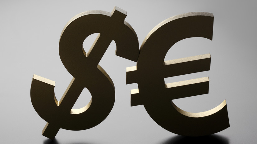 Эксперт Диашов назвал доллар и евро рискованными валютами для вложений