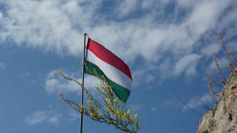Сийярто: Венгрия не поддержит введение в ЕС потолка цен на российский газ