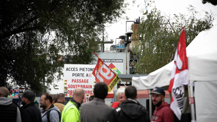 Профсоюзы во Франции после встречи с руководством TotalEnergies решили продолжить забастовку