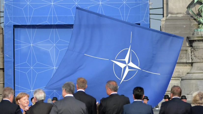 Столтенберг: страны НАТО договорились увеличить запасы вооружений альянса