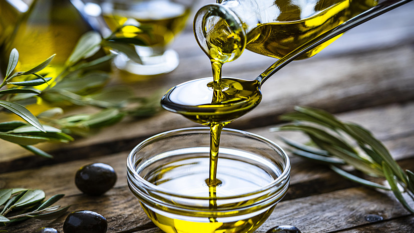 Врач Павличенко рассказала, что оливковое масло и ягоды тормозят процессы старения в организме