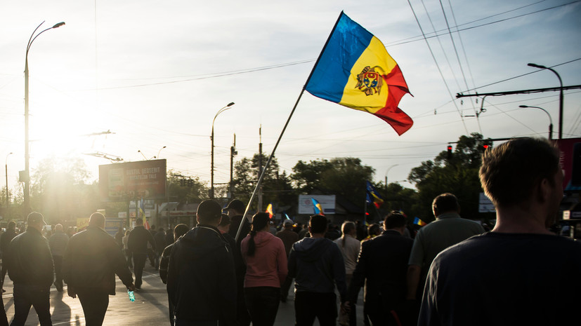 Молдавская полиция начала демонтаж палаточного лагеря оппозиции в Кишинёве