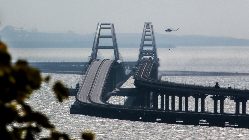 Песков: спецслужбы выясняют, как взрывчатка была доставлена на Крымский мост