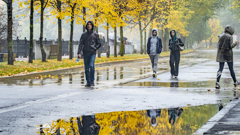 Дожди москва июль 2024. Дождливая Москва. Когда закончится дождь. Moscow Rain. Алиса когда будет дождь.