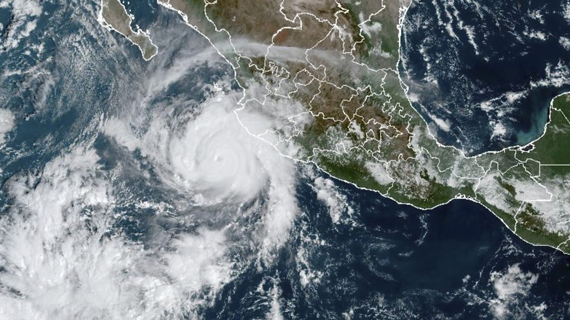 Тропический шторм около Мексики усилился до урагана четвёртой категории