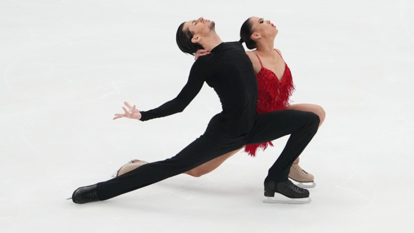 Морозов и Нарижный стали победителями в танцах на льду на первом этапе Гран-при России