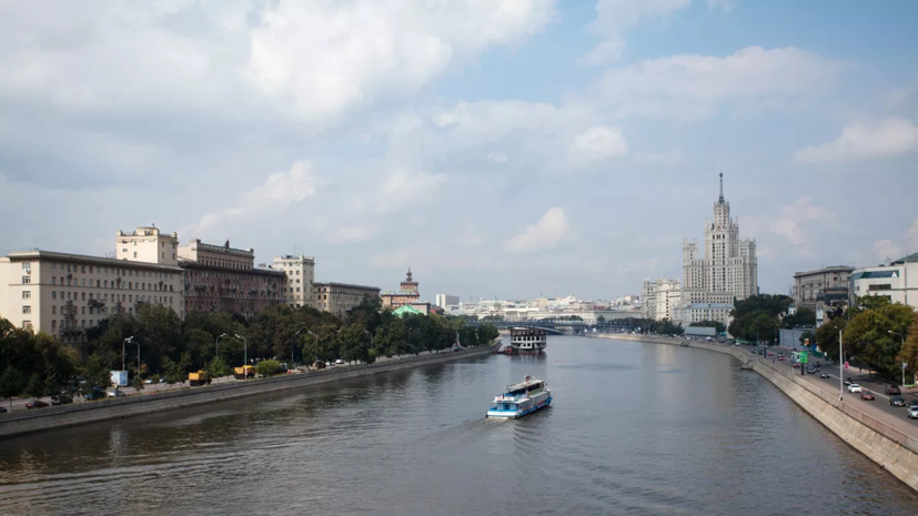 Синоптик Шувалов предупредил жителей Москвы о понижении температуры 25 октября