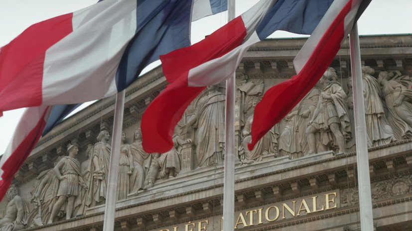 Депутаты Нацсобрания Франции не приняли проект резолюции о недоверии правительству