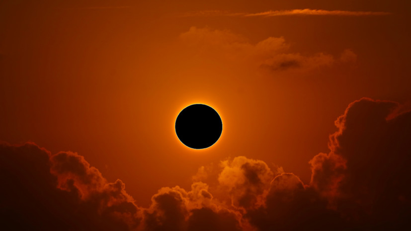 Астроном Денисенко: следующее частичное солнечное затмение можно будет увидеть в 2025 году