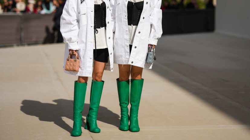 Исследование: 28% россиян огорчаются при встрече с одинаково одетыми с ними людьми