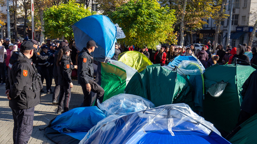 Оппозиция в Молдавии обвинила полицию в разгроме палаточного городка протестующих