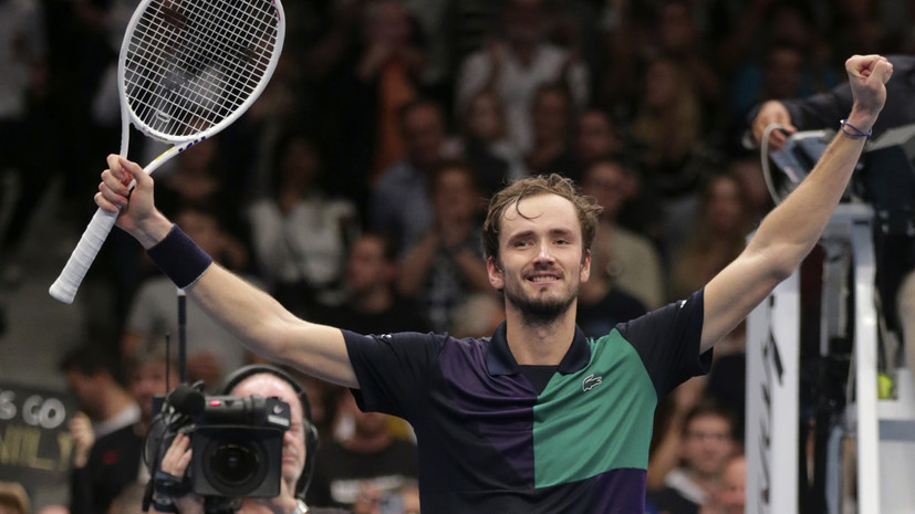 Двойной успех: как Медведев завоевал трофей в Вене и пробился на Итоговый турнир ATP