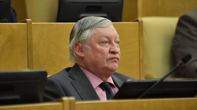 Супруга Карпова опровергла информацию о его госпитализации