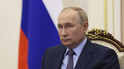 Путин сделал несколько выстрелов из снайперской винтовки на полигоне