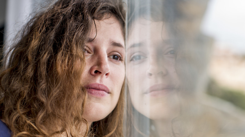 Психиатр Додица назвал перепады настроения частым проявлением постковидного синдрома