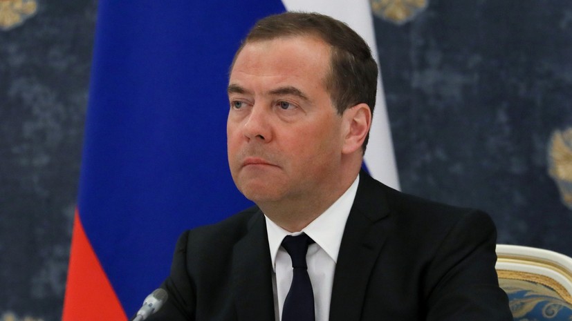 Медведев: Россия никому не позволит отторгнуть свои новые территории