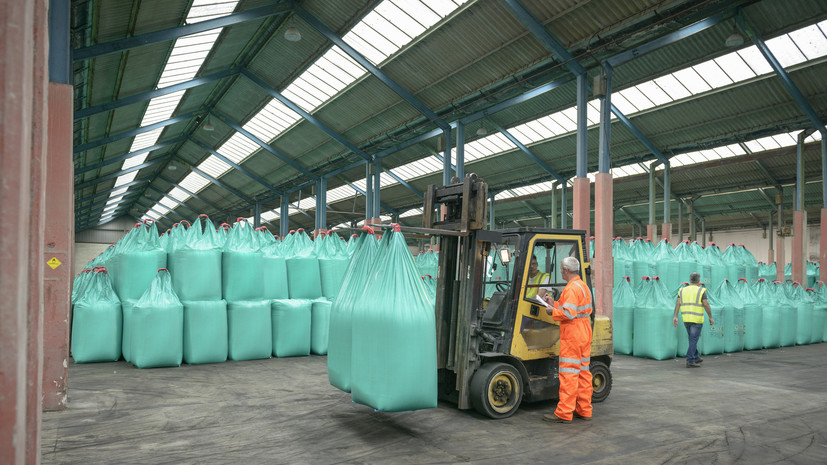 Группа «Уралхим-Уралкалий» отправит первую гуманитарную партию удобрений из портов ЕС в Малави
