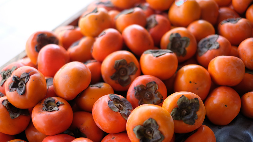 Диетолог Дианова предупредила о рисках употребления хурмы