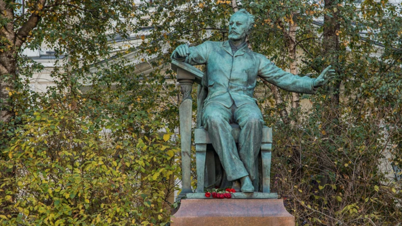 В Москве отреставрируют памятник Чайковскому
