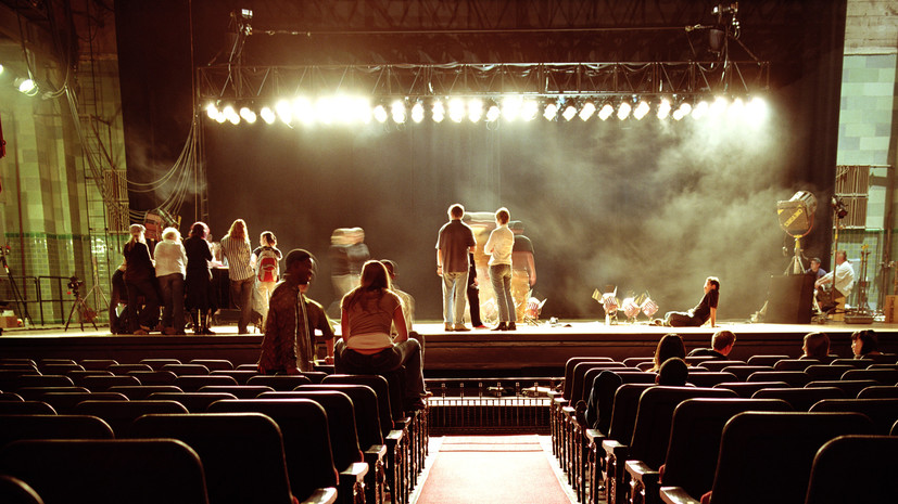 Актриса Казарина рассказала о своём участии в спектакле-комедии «Подсвечник»