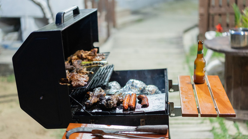 Нутрициолог Зубарева посоветовала не есть копчёности на ночь
