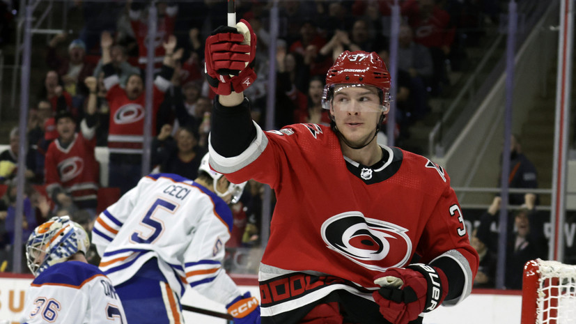 Андрей Свечников признан второй звездой дня в НХЛ