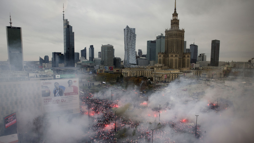 В Варшаве проходит многотысячный марш националистов