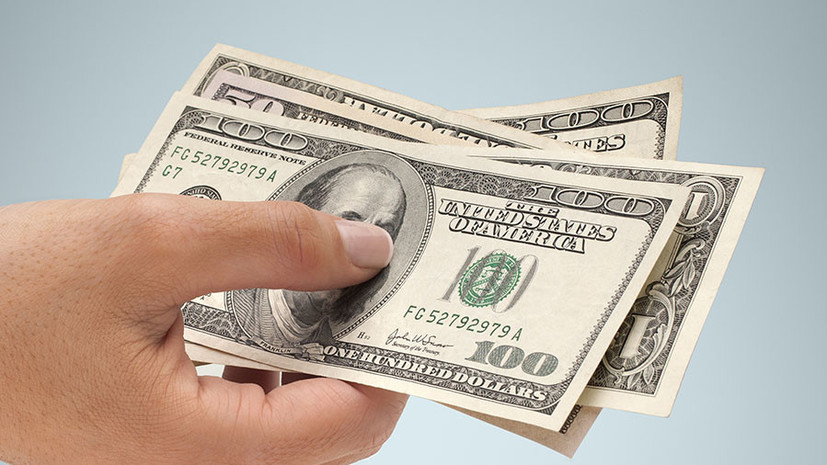 Экономист Смирнов спрогнозировал курс доллара в районе 70—75 рублей в 2023 году