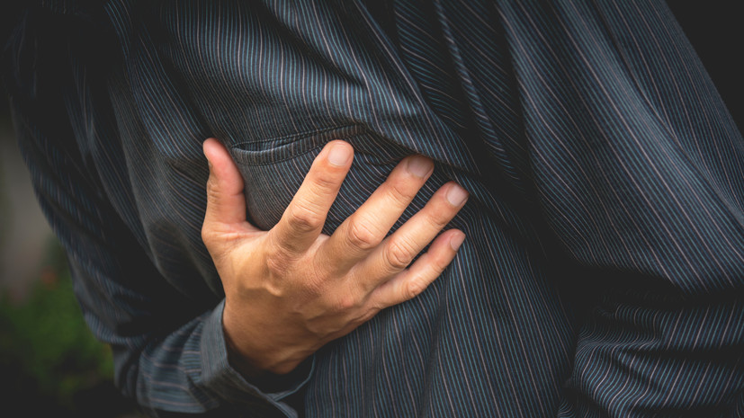 Врач Кондрахин напомнил, что боль в груди не всегда связана с патологиями сердца