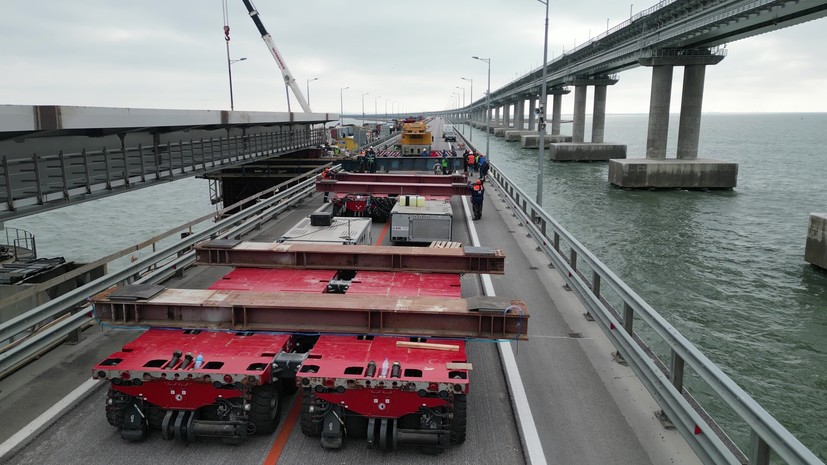 Хуснуллин заявил, что ещё два пролёта Крымского моста восстановят в ближайшие недели