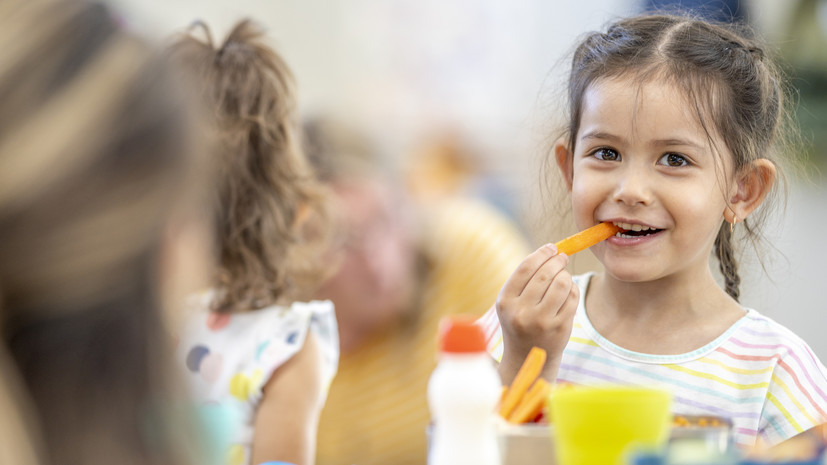 Нутрициолог Гмошинская рассказала, как формировать правильное пищевое поведение у детей