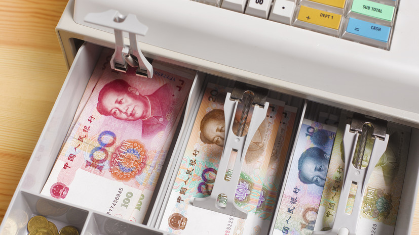 Аналитик Зельцер назвал юань и гонконгский доллар надёжными валютами для инвестирования