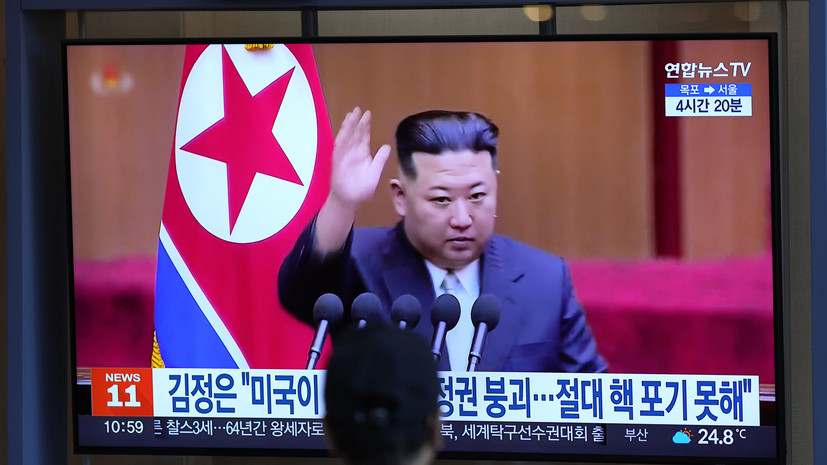 Лидер КНДР Ким Чен Ын появился на запуске баллистической ракеты с дочерью