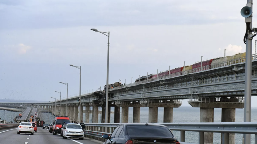 Хуснуллин заявил о завершении установки всех пролётов автодорожной части Крымского моста