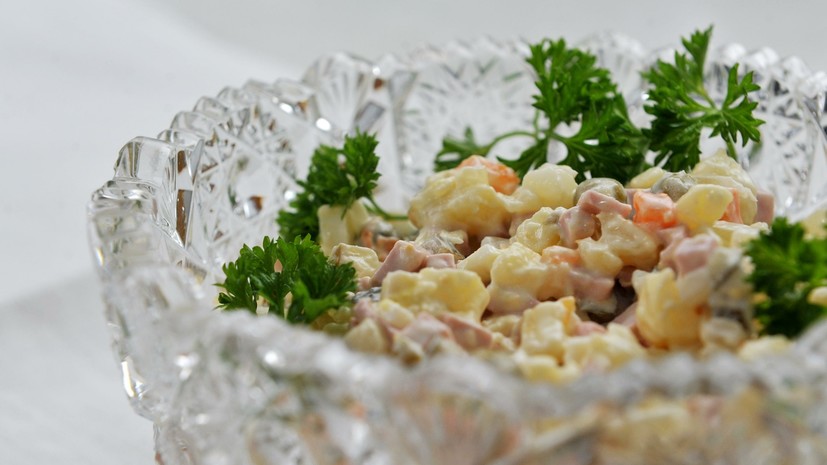 В России снизилась стоимость салата оливье