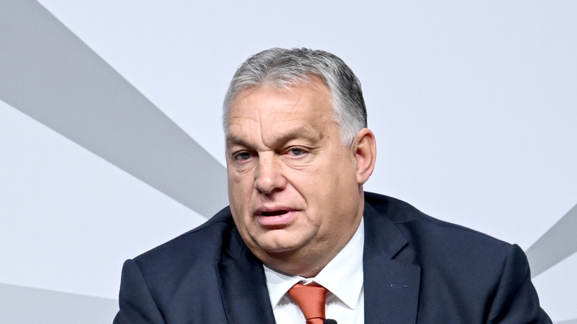 Украинский МИД вызовет посла Венгрии из-за шарфа Орбана