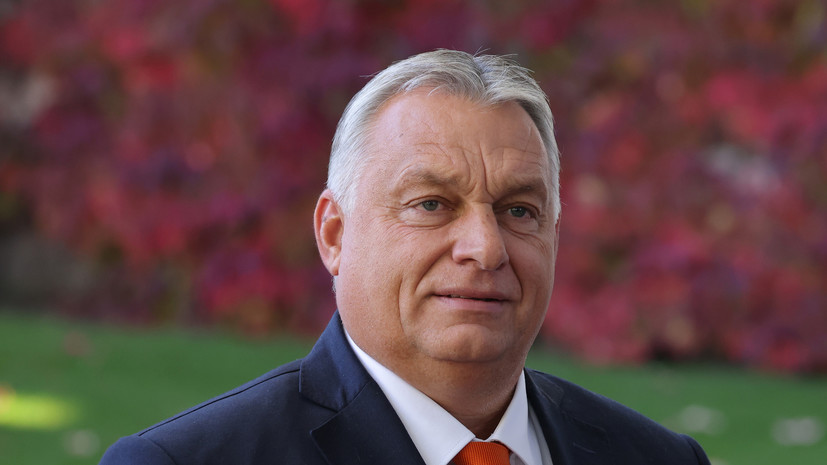 Орбан отреагировал на недовольство Киева из-за его шарфа с «Великой Венгрией»
