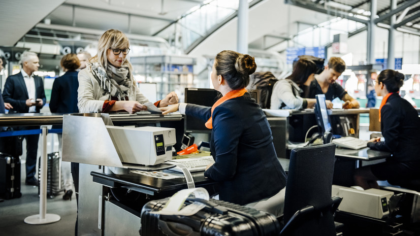 В Чехии приняли решение не пропускать россиян без виз для транзита через аэропорты