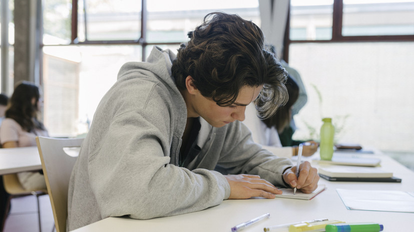 Три подмосковных школьника получили медаль «За проявленное мужество ...