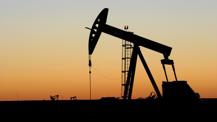 Новак заявил, что введение потолка цен на нефть может привести к дефициту энергоресурсов