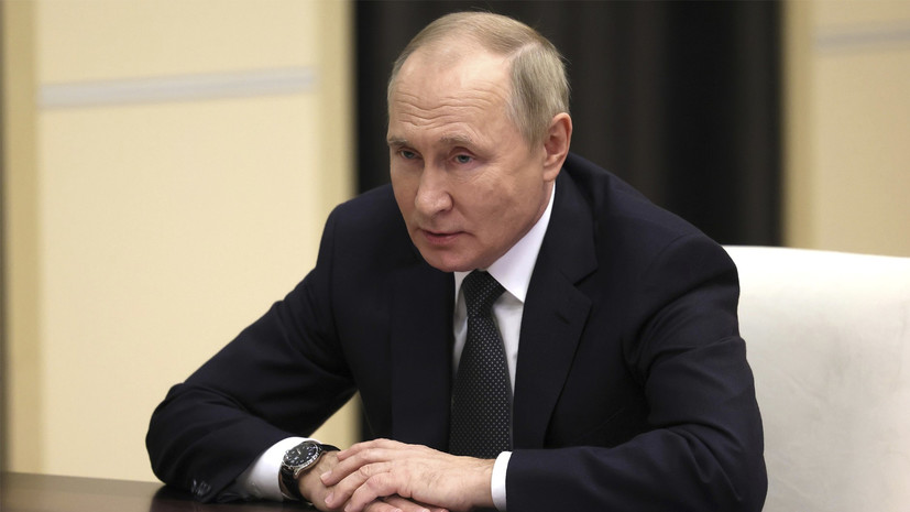 Путин 30 ноября обсудит с членами правительства зарплаты бюджетников