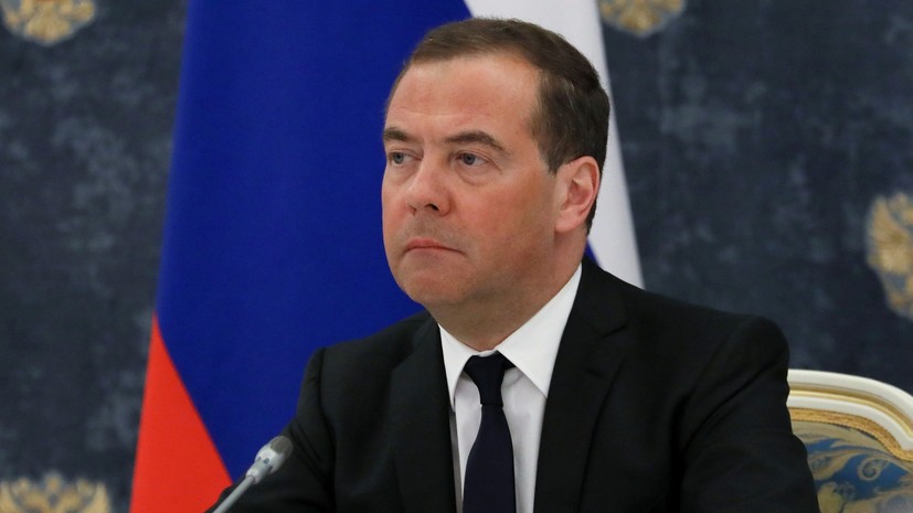Медведев: НАТО должно покаяться и быть распущено, как преступное образование