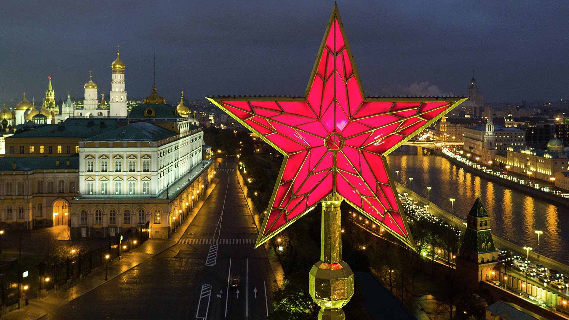 шпили москвы