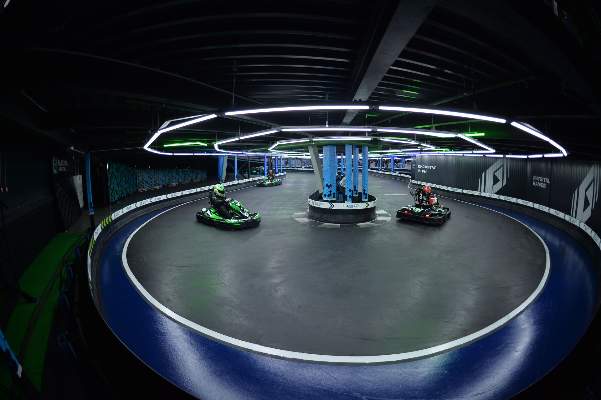 Казанская команда Ek-ALGA выиграла первые в истории соревнования по фиджитал-гонкам