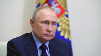 Путин поручил кабмину представить предложения по ускоренному росту МРОТ