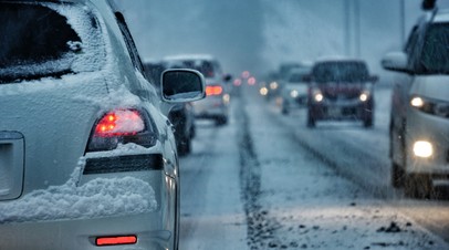Автоэксперты рассказали, как себя вести водителю в случае заноса машины