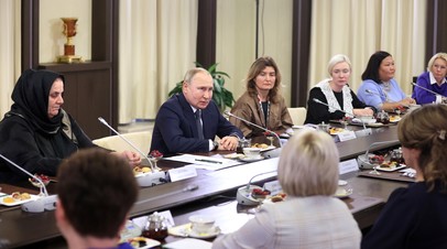 Друг другу помогают и понимают, что от этой поддержки зависит их жизнь: Путин о российских военных в зоне СВО
